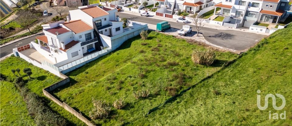 Terrain à Famalicão de 437 m²