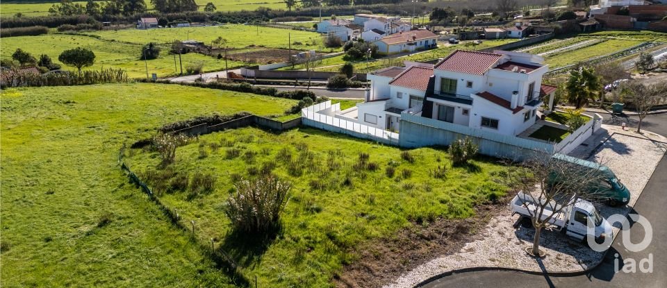 Terrain à Famalicão de 437 m²