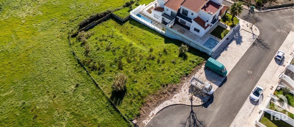 Terrain à Famalicão de 437 m²