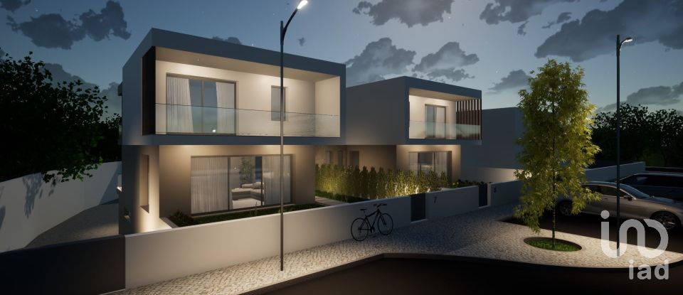 Terrain à Famalicão de 437 m²