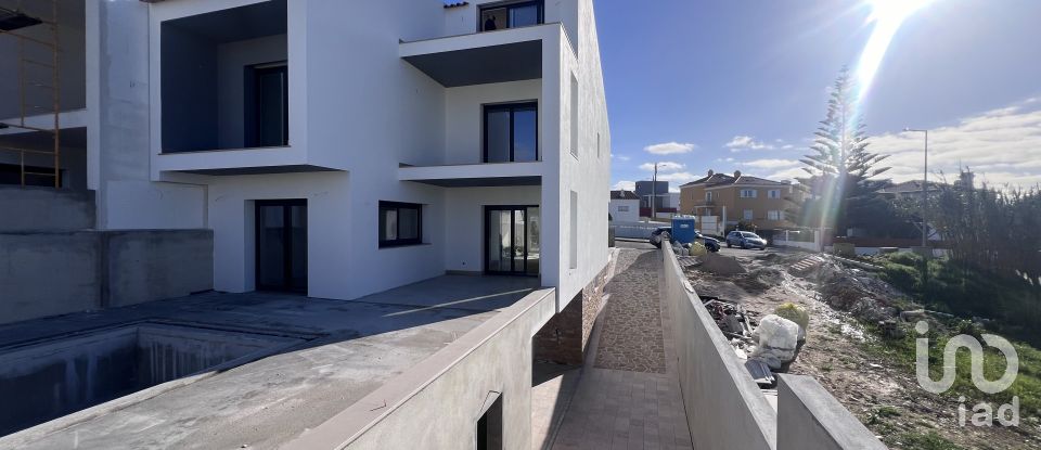 House T4 in Carvoeira of 308 m²