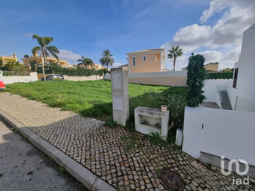 Terreno em Loulé (São Clemente) de 336 m²