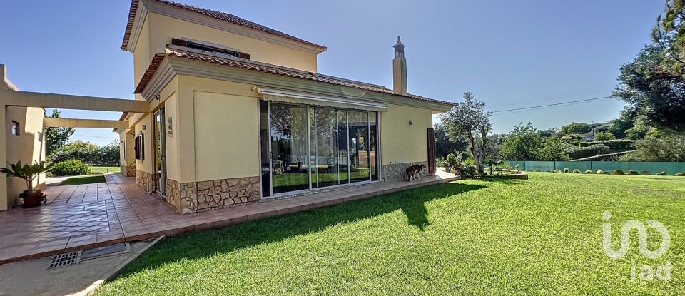 House T4 in Quelfes of 260 m²