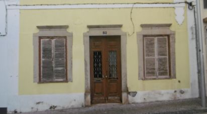 Casa T2 em Faro (Sé e São Pedro) de 54 m²
