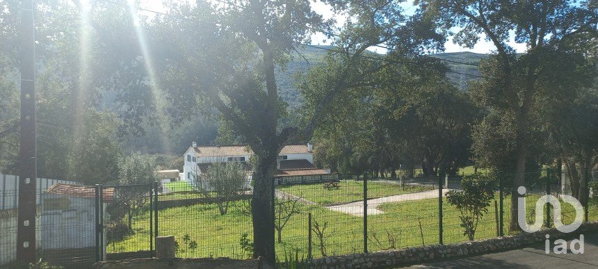 Casa T16 em Bucelas de 892 m²