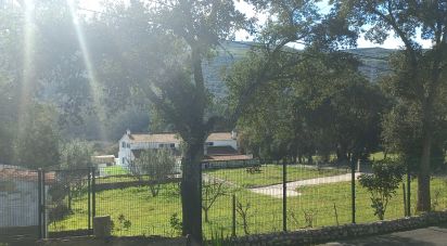 Gîte T16 à Bucelas de 892 m²