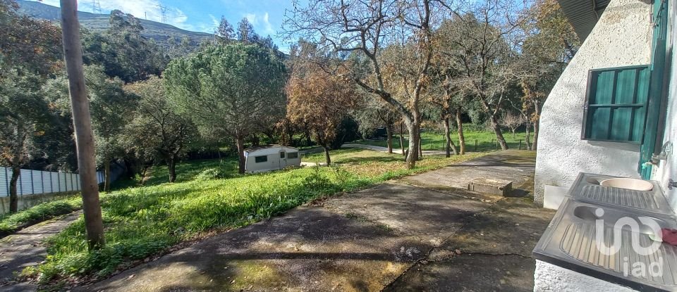 Casa T16 em Bucelas de 892 m²