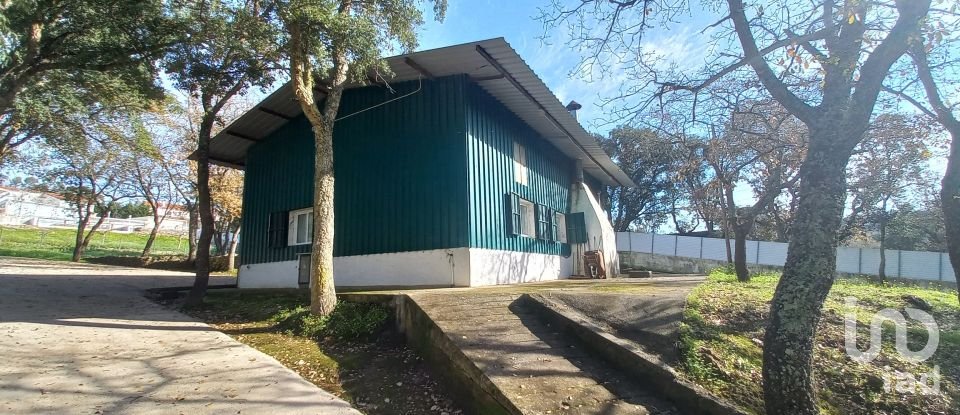 Lodge T16 in Bucelas of 892 m²