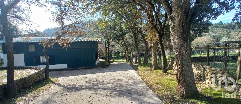 Casa T16 em Bucelas de 892 m²