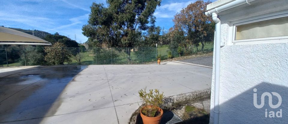 Casa T16 em Bucelas de 892 m²