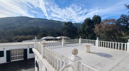 Gîte T16 à Bucelas de 892 m²