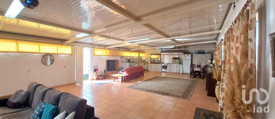 Casa T16 em Bucelas de 892 m²