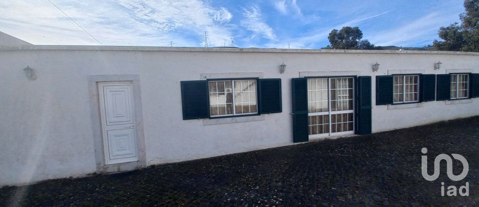 Casa T16 em Bucelas de 892 m²