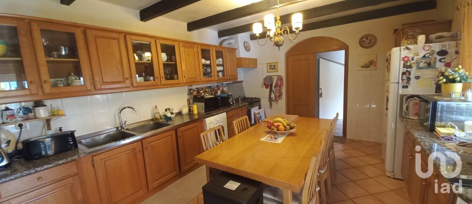 Casa T16 em Bucelas de 892 m²