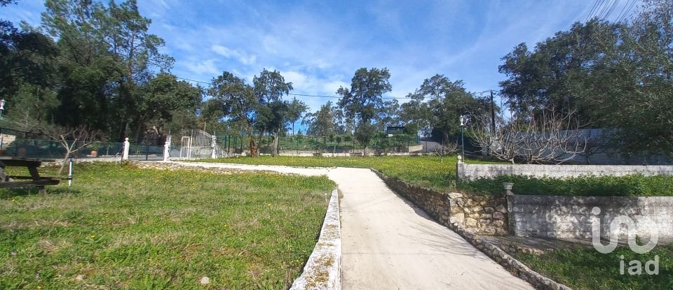 Casa T16 em Bucelas de 892 m²