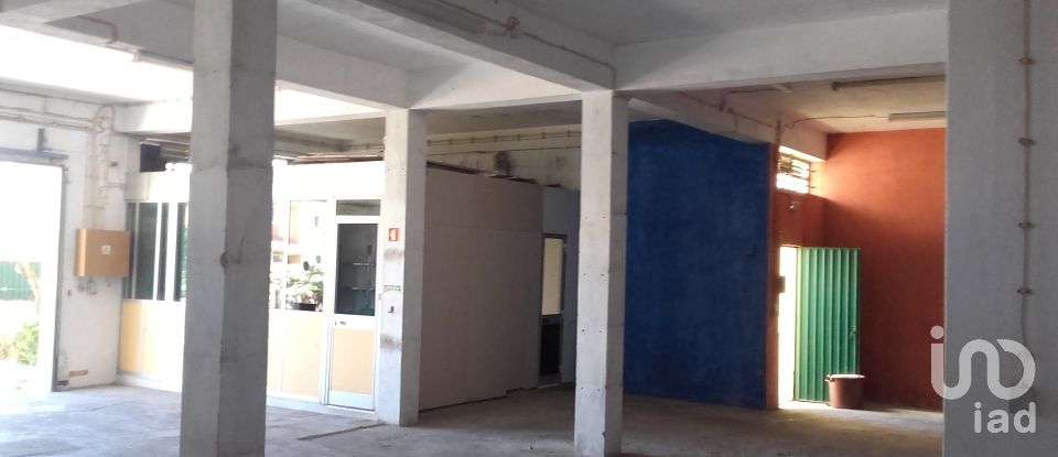 Hangar à São Domingos de Rana de 218 m²