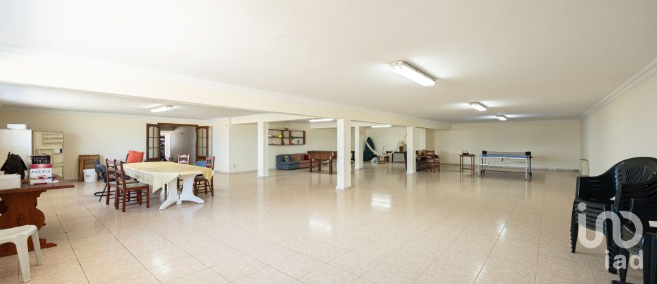 Lodge T5 in Arruda dos Vinhos of 469 m²
