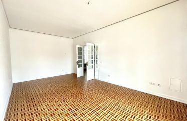 Apartment T3 in Faro (Sé e São Pedro) of 111 m²