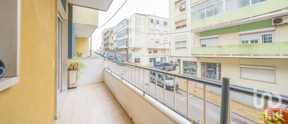 Apartment T3 in Seixal, Arrentela e Aldeia de Paio Pires of 80 m²