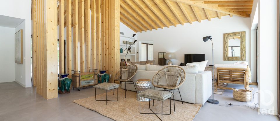 House T4 in Grândola e Santa Margarida da Serra of 340 m²