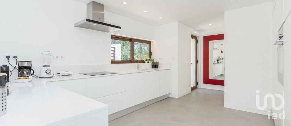 House T4 in Grândola e Santa Margarida da Serra of 340 m²