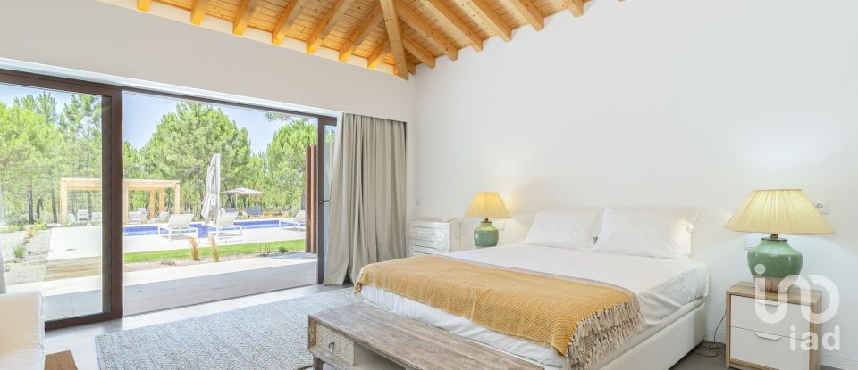 House T4 in Grândola e Santa Margarida da Serra of 340 m²