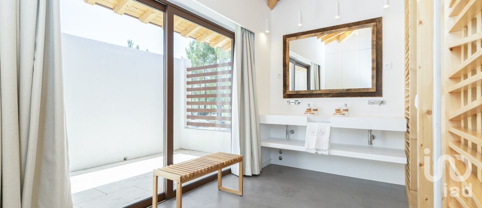 House T4 in Grândola e Santa Margarida da Serra of 340 m²