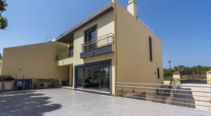 House T4 in Quarteira of 316 m²