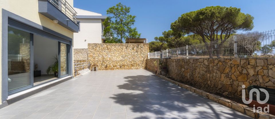 House T4 in Quarteira of 316 m²