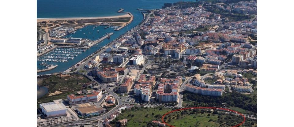 Terreno urbano em Lagos (São Sebastião e Santa Maria) de 3 683 m²