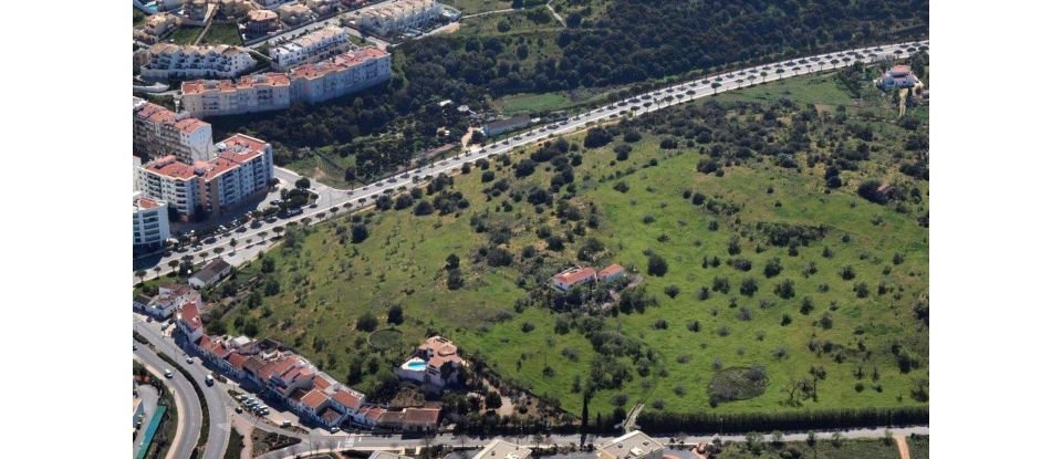 Terreno urbano em Lagos (São Sebastião e Santa Maria) de 1 169 m²