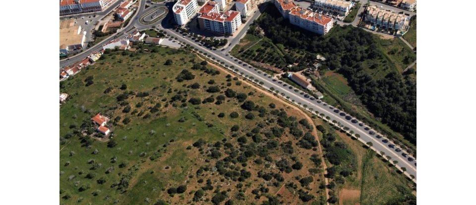 Terreno urbano em Lagos (São Sebastião e Santa Maria) de 1 171 m²