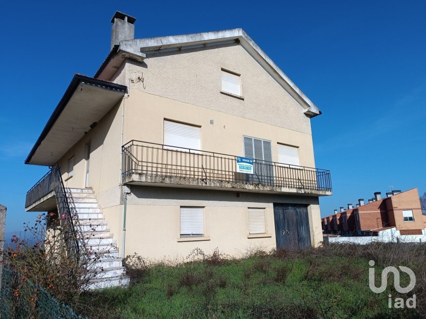 Lodge T5 in Vimioso of 143 m²