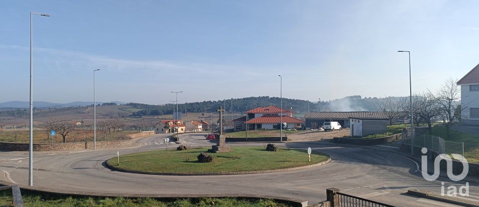 Lodge T5 in Vimioso of 143 m²