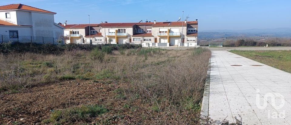 Lodge T5 in Vimioso of 143 m²