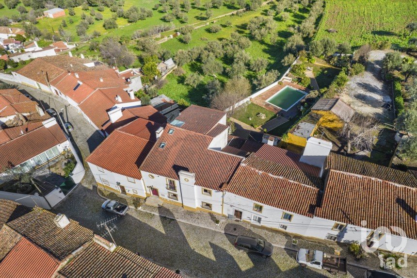 Casa de aldeia T4 em Terena (São Pedro) de 361 m²