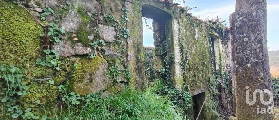 Maison de village T4 à Covas de 241 m²