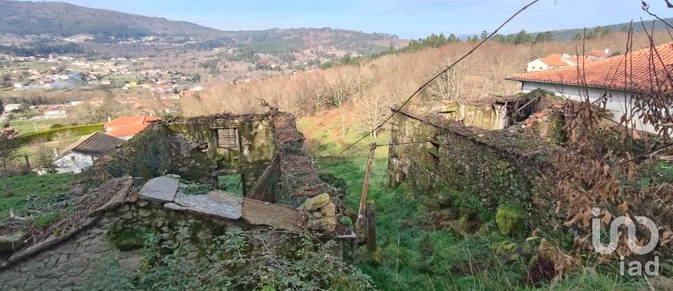 Maison de village T4 à Covas de 241 m²