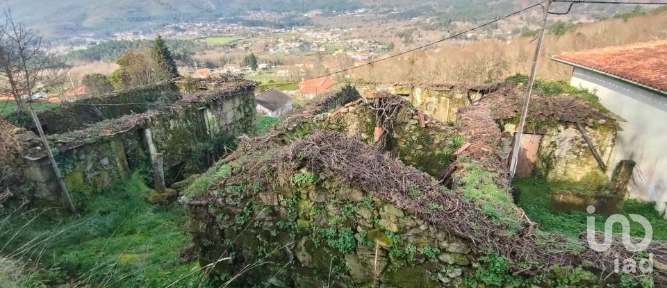 Maison de village T4 à Covas de 241 m²