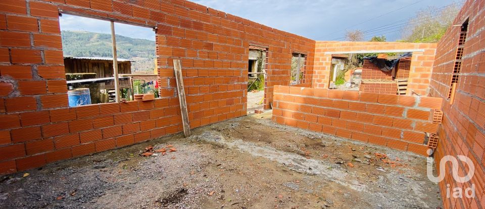 Maison de village T2 à Candemil e Gondar de 112 m²
