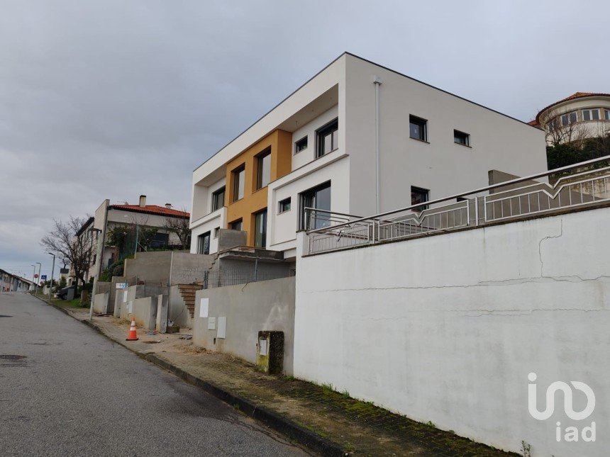Terrain à Seia, São Romão e Lapa dos Dinheiros de 563 m²