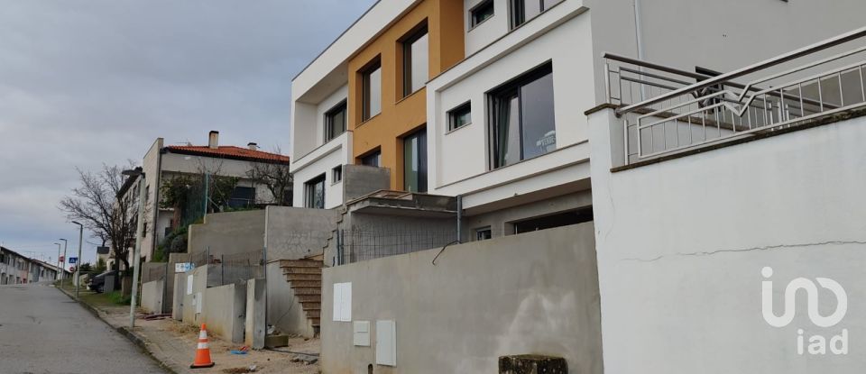 Terrain à Seia, São Romão e Lapa dos Dinheiros de 563 m²