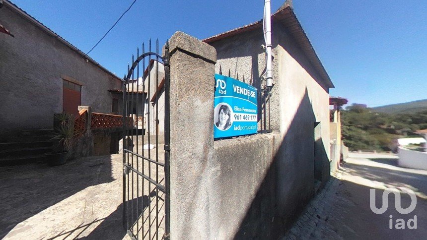 House T5 in Castanheira de Pêra e Coentral of 289 m²
