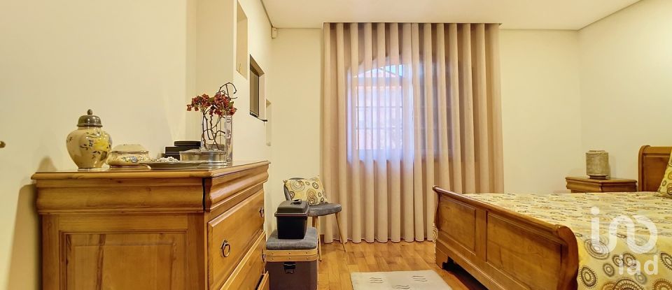 Maison rustique T4 à Válega de 359 m²