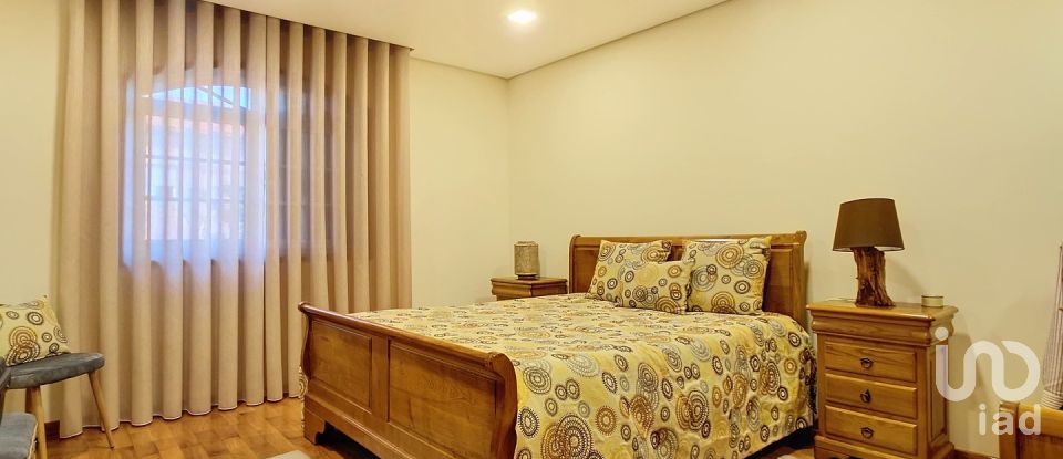 Maison rustique T4 à Válega de 359 m²