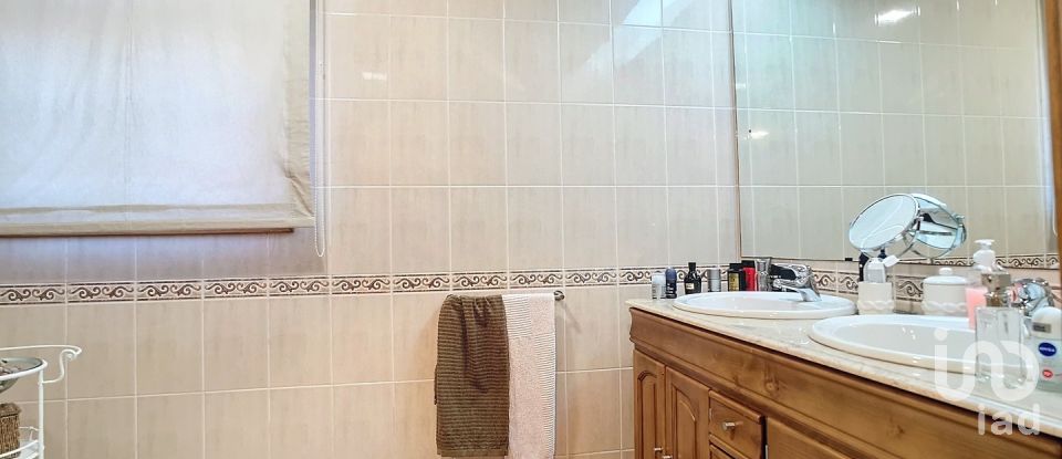 Maison rustique T4 à Válega de 359 m²