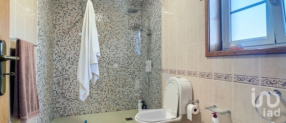 Maison rustique T4 à Válega de 359 m²