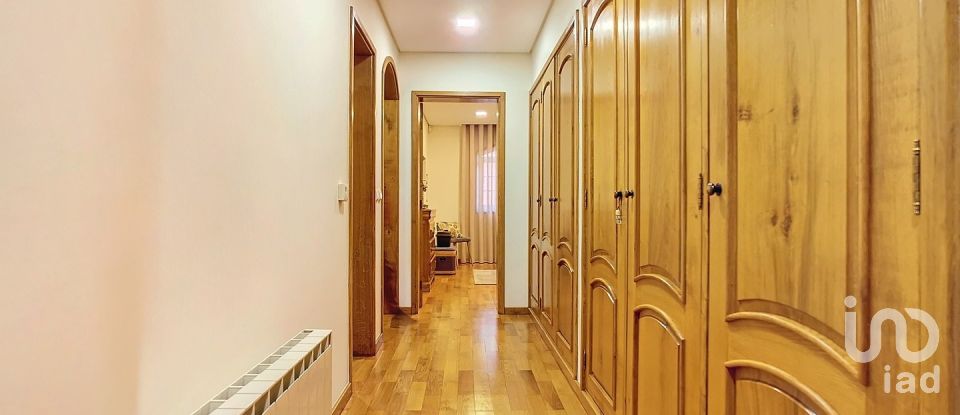 Maison rustique T4 à Válega de 359 m²