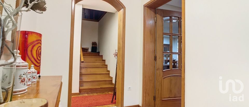 Maison rustique T4 à Válega de 359 m²