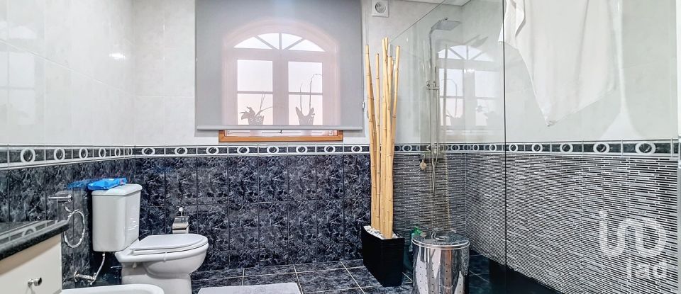 Maison rustique T4 à Válega de 359 m²